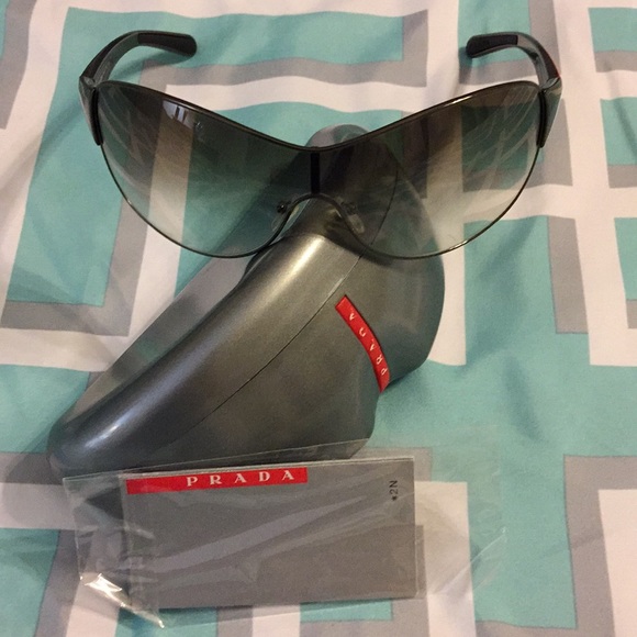 PRADA Sunglasses Authentic - Picture 2 of 2